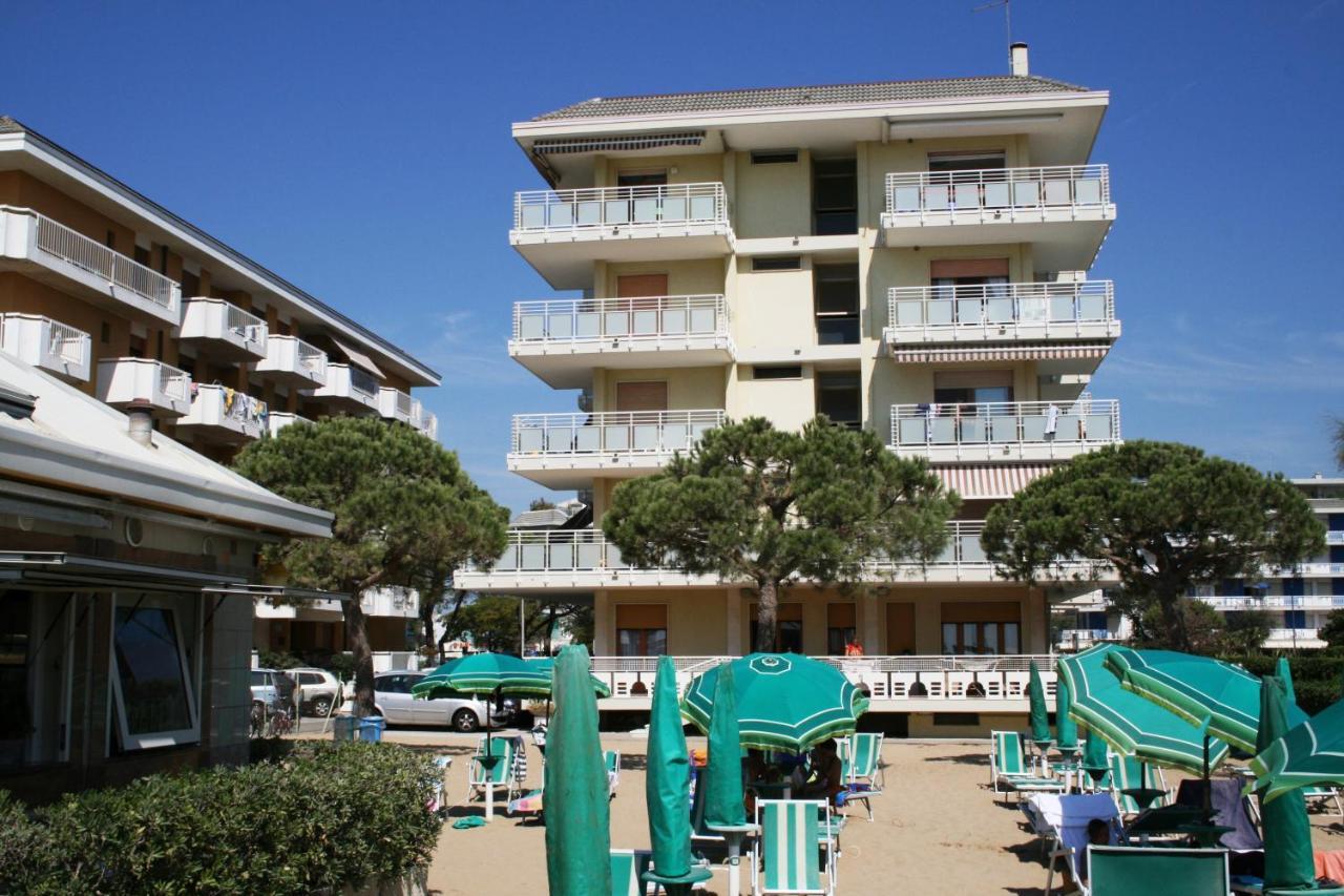 Diplomatic Fronte Mare Apartman Lido di Jesolo Kültér fotó